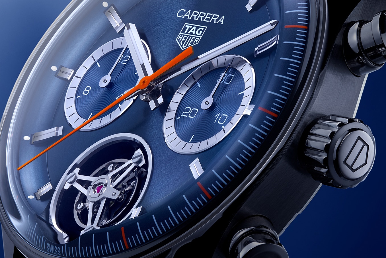TAG Heuer Carrera Chronograph Tourbillon tỏa sáng với màu sắc mới